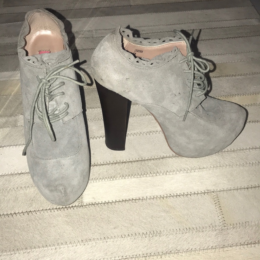 Betsey Johnson Serenn Booties